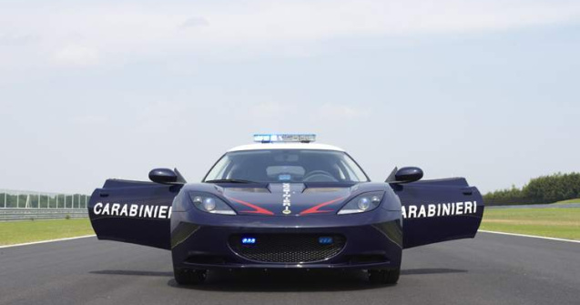 Doua noi masini sport pentru Carabinieri