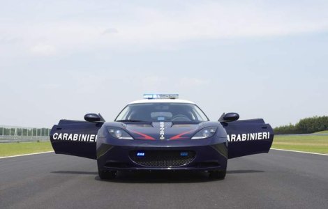 Doua noi masini sport pentru Carabinieri
