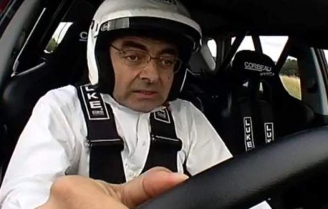  Video  Mr Bean doboara recordul pe circuitul Top Gear