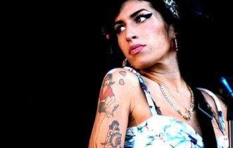  Top  Amy Winehouse, o voce remarcabila intr-o persoana cu tulburari autodistructive