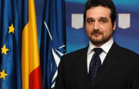 Lazaroiu: Ponta isi va rupe dintii in Vanghelie