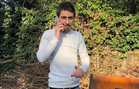 Roman ucis in apartamentul sau din Londra