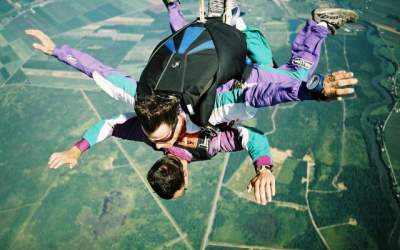 Saltul cu parasuta: 10+...