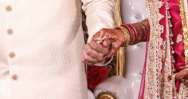 Fetita de 7 ani, violata si ucisa in timpul unei nunti, in India