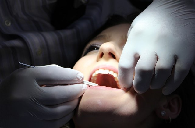 TIPS AND TRICKS: Cum sa te descurci cu o urgenta stomatologica