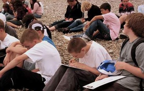 Parintii vor putea afla prin SMS cate absente au copiii