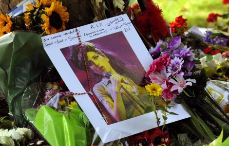  Top  Amy Winehouse a fost incinerata