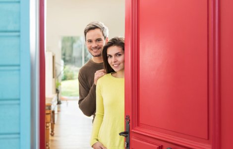  Top  9 greseli pe care sa le eviti cand esti gazda (+cum trebuie, de fapt, sa procedezi)