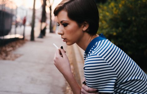 Specialist oncolog: Fumatul este un factor de risc pentru aparitia cancerului mamar