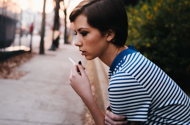 Specialist oncolog: Fumatul este un factor de risc pentru aparitia cancerului mamar