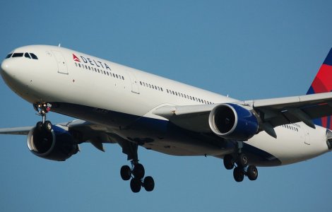 Un nou incident aviatic. Motorul unui Airbus A333 a luat foc imediat dupa decolare/ FOTO