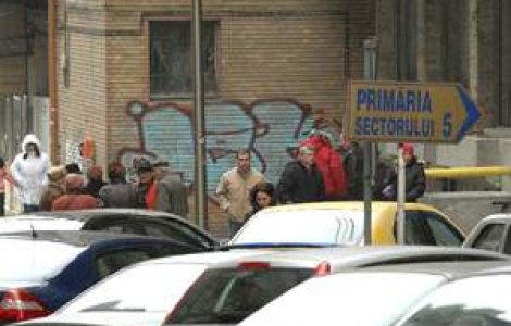 Biletele pentru Revelionul lui Vanghelie se impart fara coada si galagie