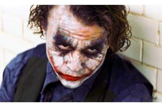 Fantoma lui Heath Ledger o bantuie pe fosta lui iubita