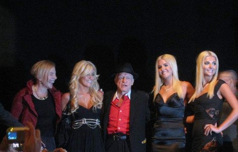 Crystal Harris dezvaluie performantele lui Hefner in pat