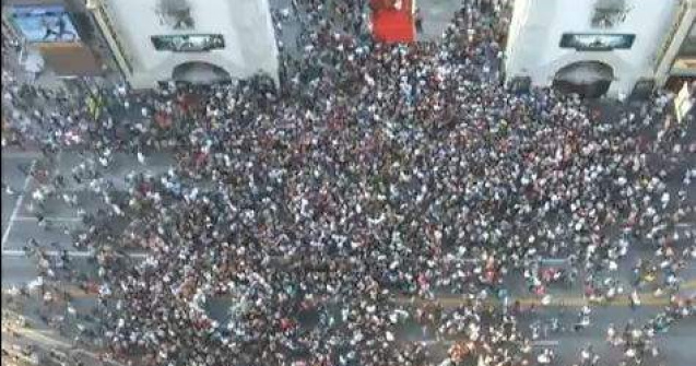  Video  Haos pe strazile din Los Angeles, din cauza unui film