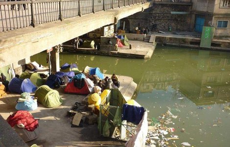  Top  UNHCR: Saracia si schimbarile climatice nasc avalanse de REFUGIATI