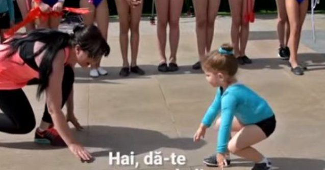 Ce spune profesoara fetitei care s-a dat peste cap in fata Vioricai Dancila