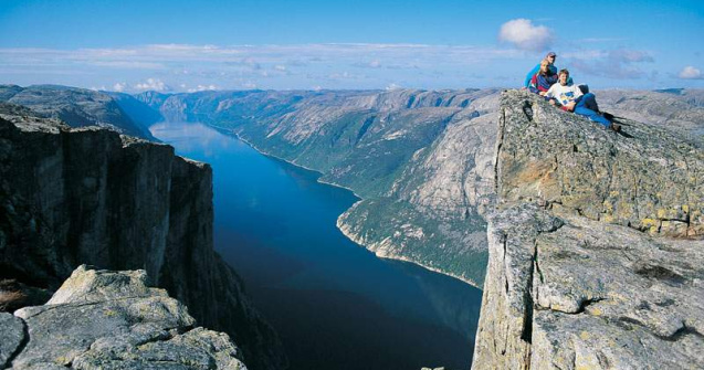  Top  Destinatii pe apa, desprinse din cartile de aventuri