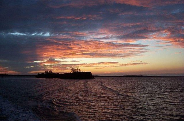 Viziteaza-le cat mai poti: Puncte turistice in PERICOL!