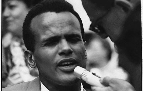 Cantaretul Harry Belafonte: Barack Obama nu are curaj si viziune