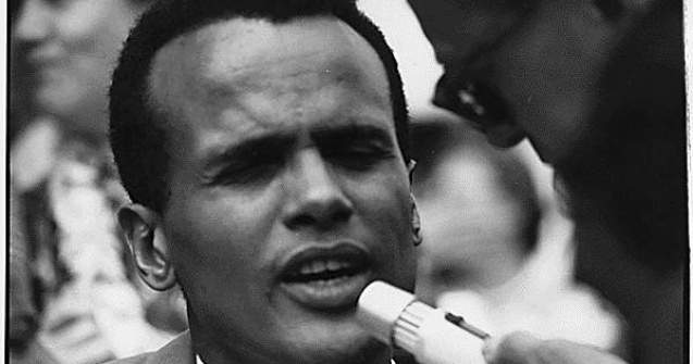 Cantaretul Harry Belafonte: Barack Obama nu are curaj si viziune