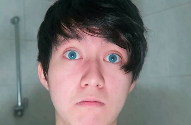 Un spaniol risca inchisoarea dupa ce a pacalit un cersetor roman sa manance biscuiti cu pasta de dinti / VIDEO