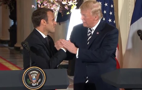 Gesturile de afectiune dintre Macron si Trump starnesc amuzamentul americanilor/ VIDEO