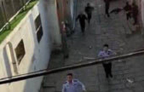 7 morti in urma unui atac cu cutitul in apropierea unei scoli din China