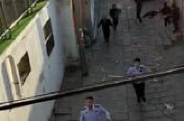 7 morti in urma unui atac cu cutitul in apropierea unei scoli din China