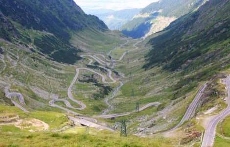 Adolescent muscat de sarpe pe Transfagarasan, transportat cu elicopterul la Bucuresti
