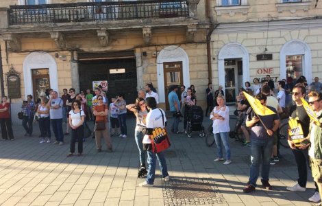 Protest in Cluj: circa 100 de oameni au cerut demisia premierului Dancila