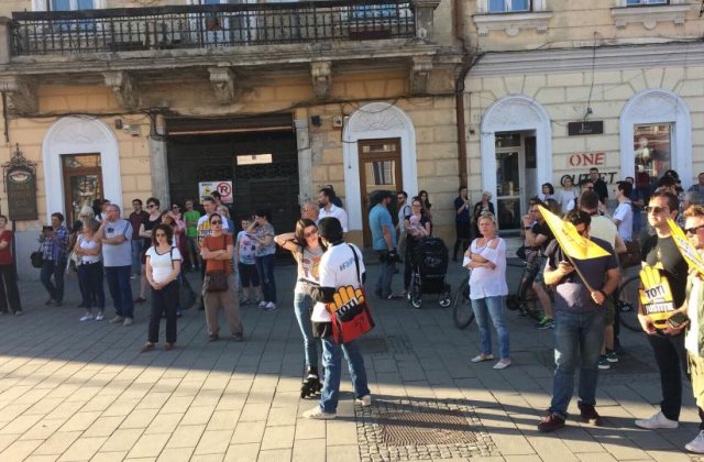 Protest in Cluj: circa 100 de oameni au cerut demisia premierului Dancila