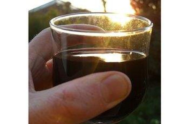 Vinul ne protejeaza de arsurile solare