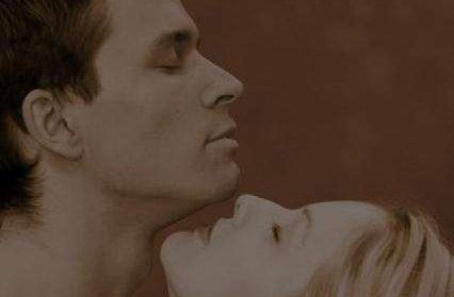 Sexul te ajuta sa renunti la fumat si iti testeaza vederea