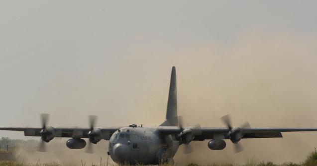 Un avion militar s-a prabusit in SUA, cu noua persoane la bord