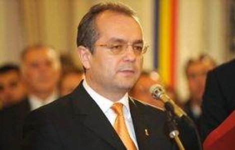 Averea lui Boc: Un apartament, o masina si conturi de peste 220.000 lei si 11.000 de euro