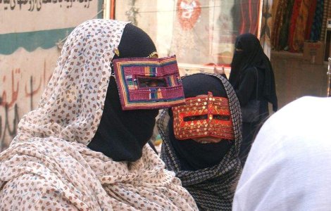 Burqa in pericol: Si Italia interzice valul islamic!