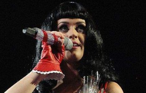 Katy Perry rescrie istoria topurilor muzicale americane