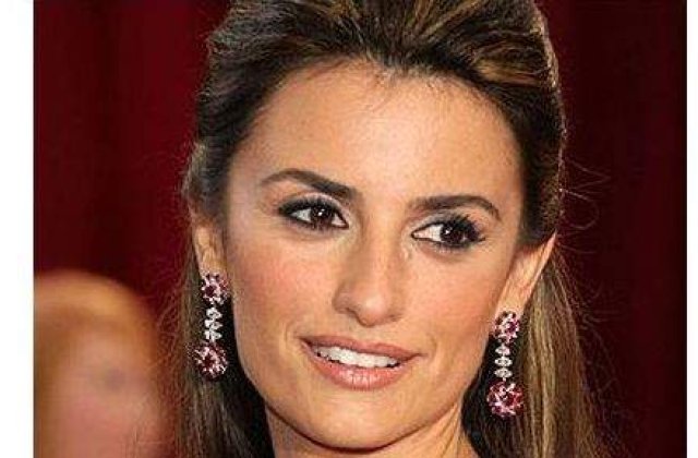 [FOTO] Penelope Cruz, o mamica sexy