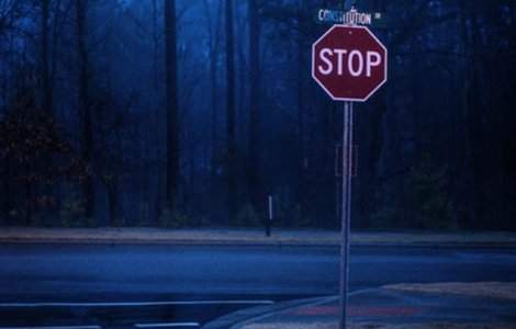 Doua eleve au fost lovite de o masina de teren dupa ce au traversat printr-un loc nepermis