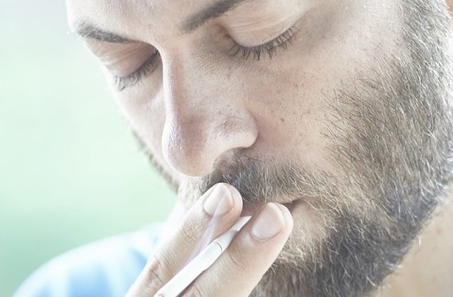 Care sunt cei mai importanti factori de risc in declansarea astmului ce pot fi controlati