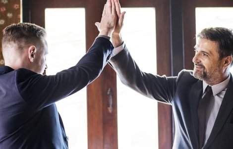  Top  10+ cele mai distractive locuri de munca din lume