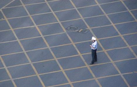 MAI face curatenie: 10.000 de politisti vor fi concediati