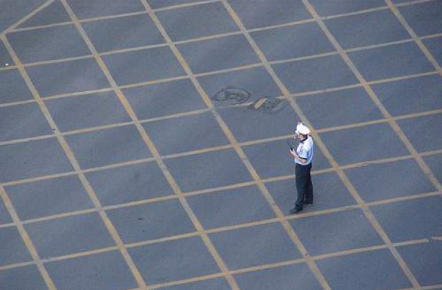 MAI face curatenie: 10.000 de politisti vor fi concediati