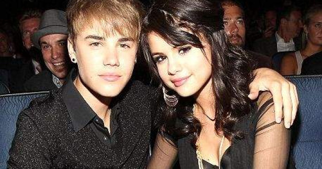 Justin Bieber, parasit de iubita