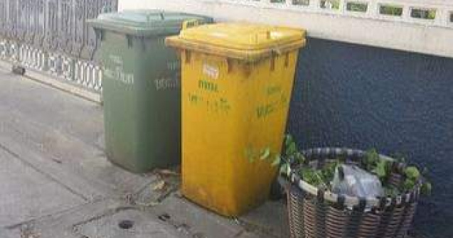 Ce se gaseste in gunoiul romanilor? De la televizoare la...copii!