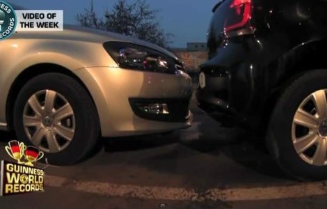 Cea mai stransa parcare laterala. Record mondial!