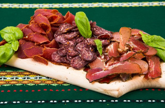 TOP 5 preparate traditionale romanesti care iti dau pe spate prietenii din strainatate