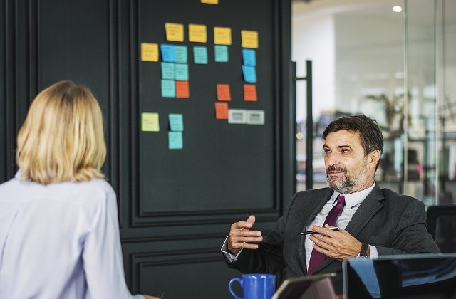 10 semne care arata ca un angajat intentioneaza sa-si dea demisia