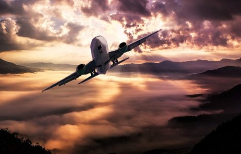 Aterizare de urgenta a unui avion plin cu romani